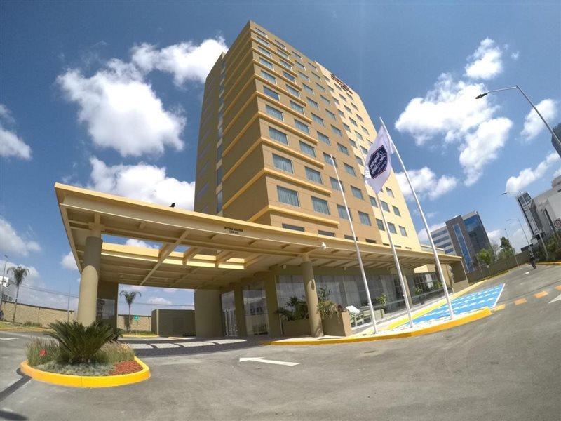 Hampton Inn & Suites By Hilton Пуебла Екстер'єр фото